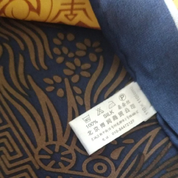 Elegant Silk Scarf - Picture 4 of 8